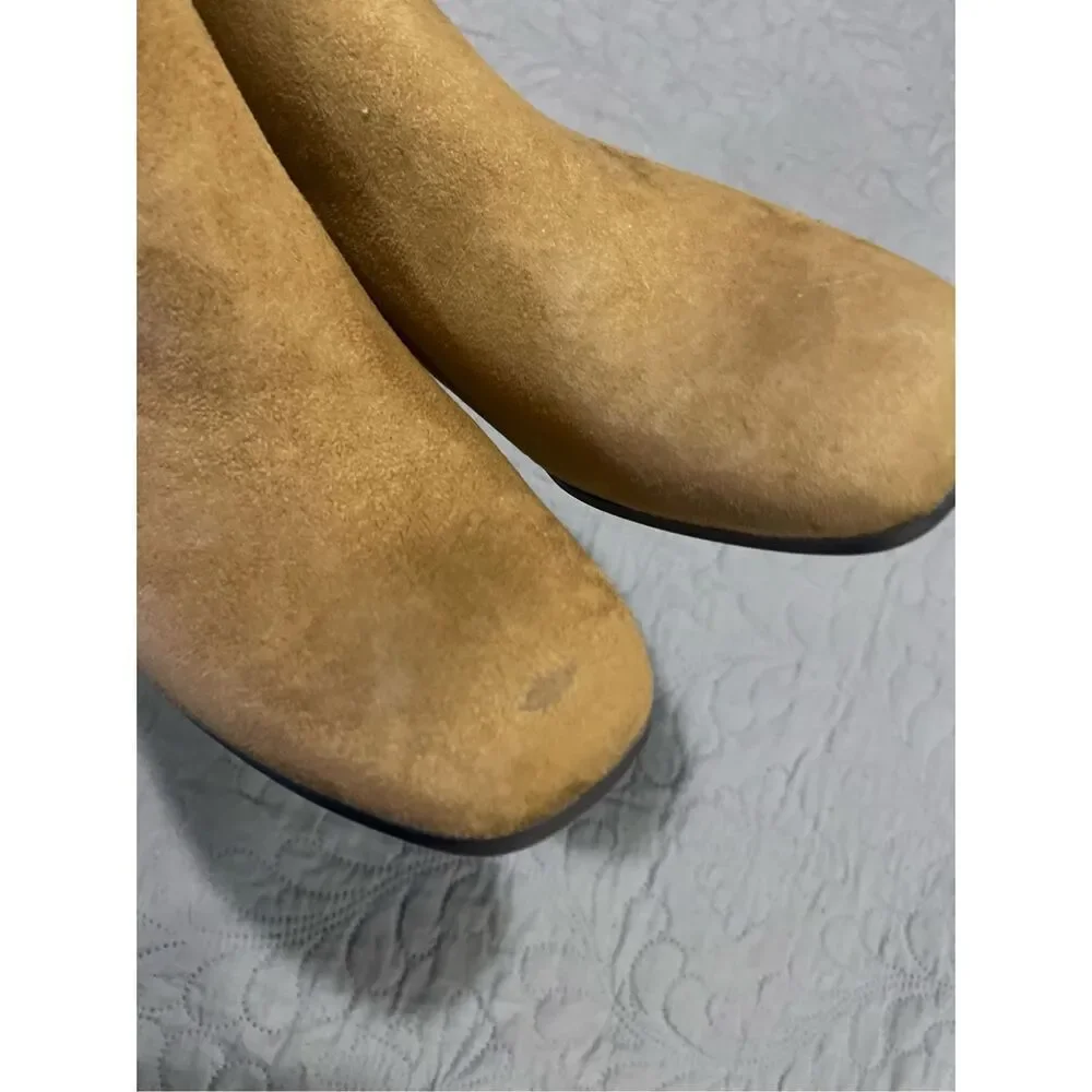 Time and Tru Tan Ankle Boots New with Flaw Women’s 6